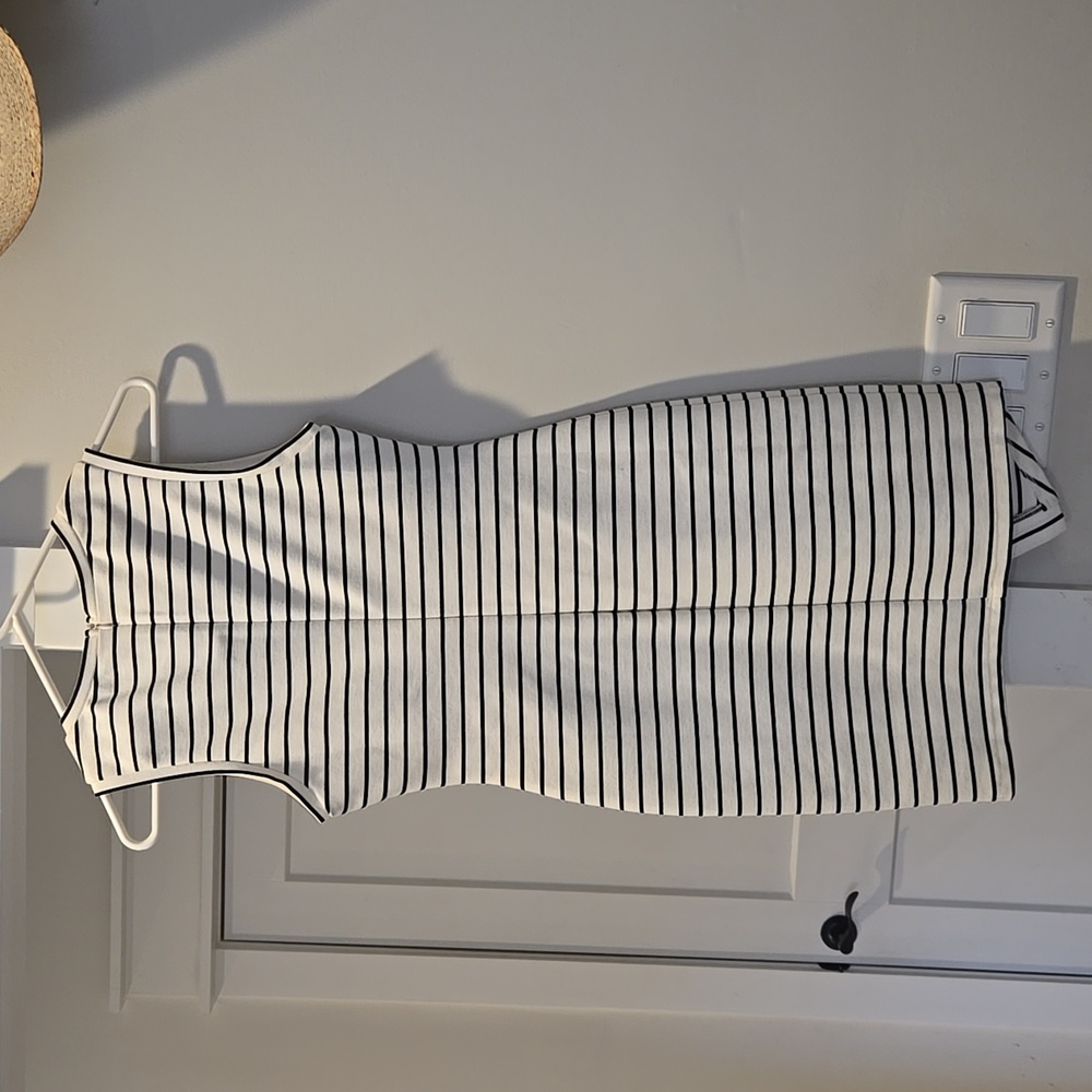 Dress, Bodycon, Striped - Picture 2 of 4